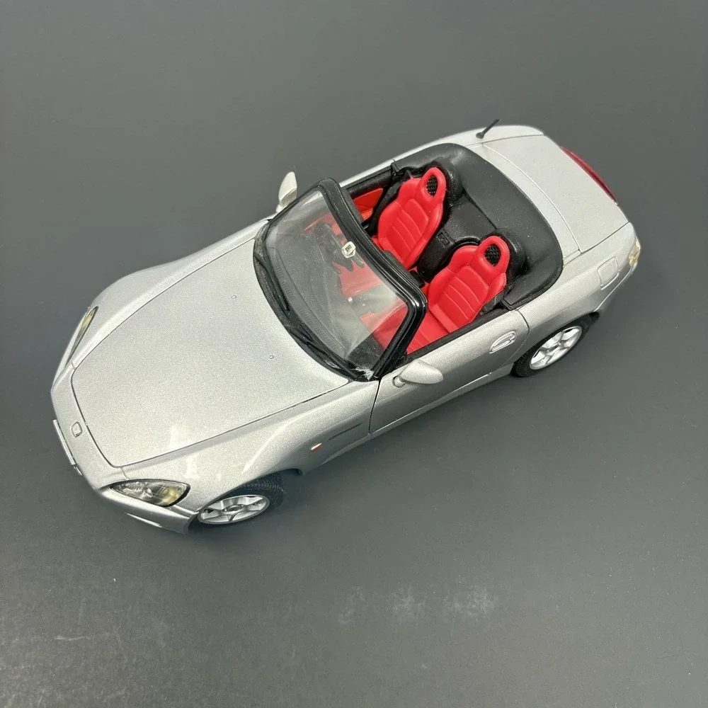 Honda S2000 RHD Right Hand Drive 1:18 Diecast Model Car Silver Opening Parts